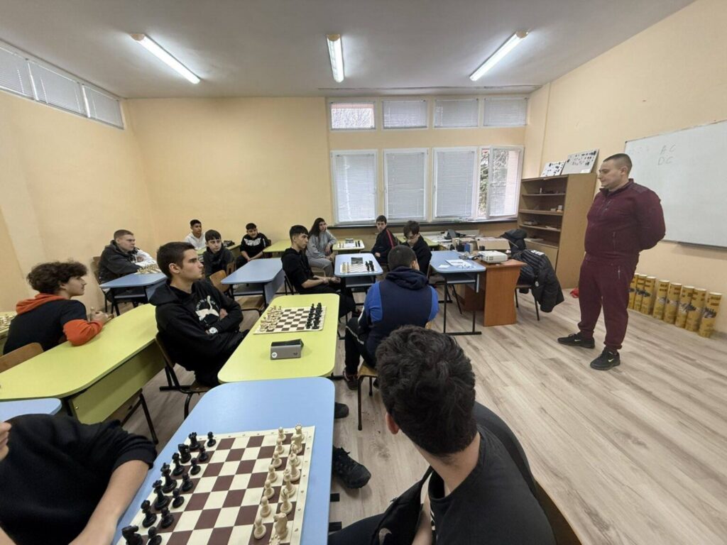 Турнир по шах